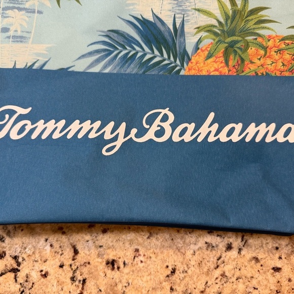 Tommy Bahama Large Tote Bag - Picture 2 of 6